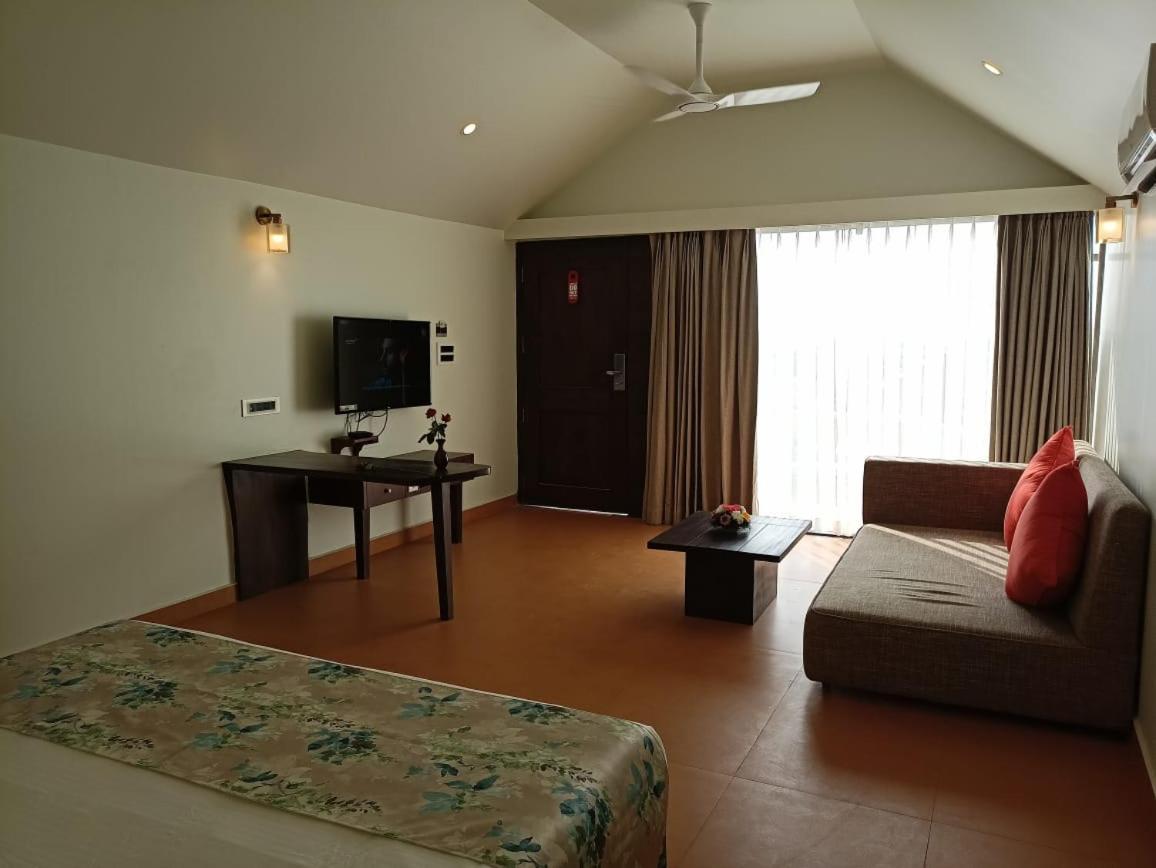 Resort Terra Paraiso Калангуте Екстериор снимка