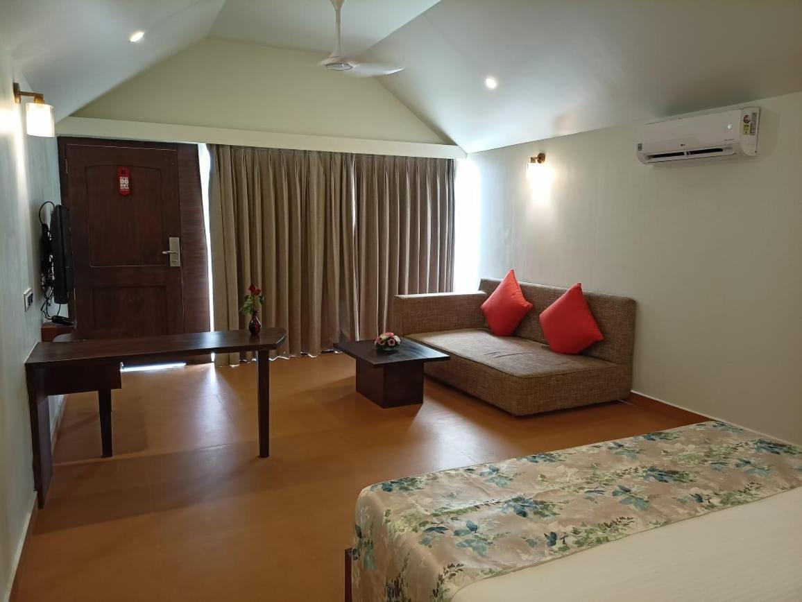 Resort Terra Paraiso Калангуте Екстериор снимка
